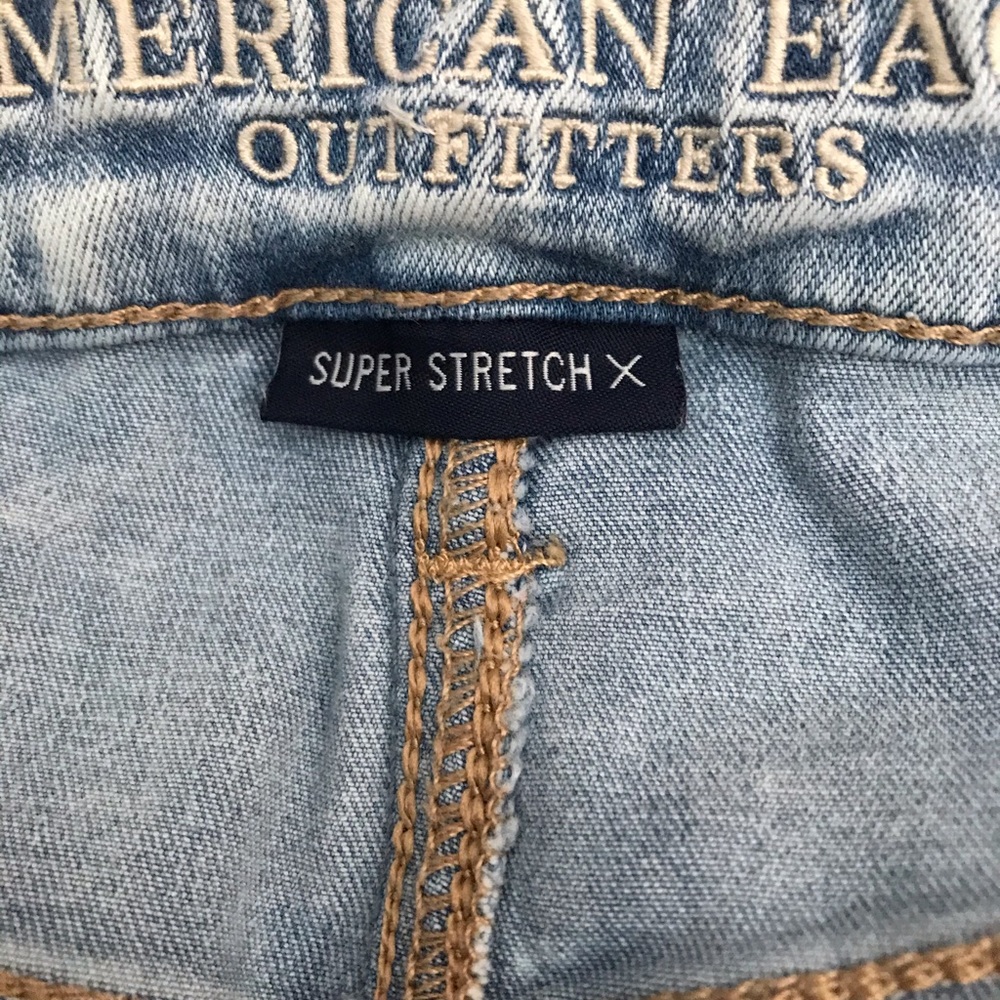 Pair of size 6 American Eagle outfitters jeans - Picture 7 of 8